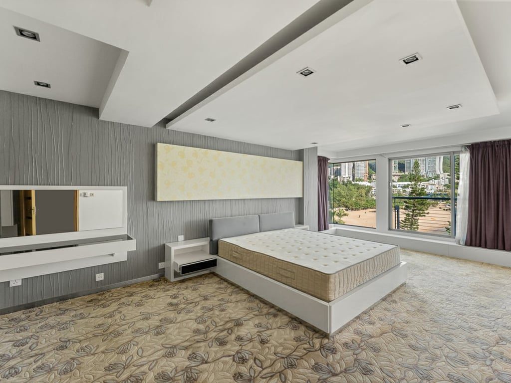 photo 10 — 56 Repulse Bay Road, Repulse Bay