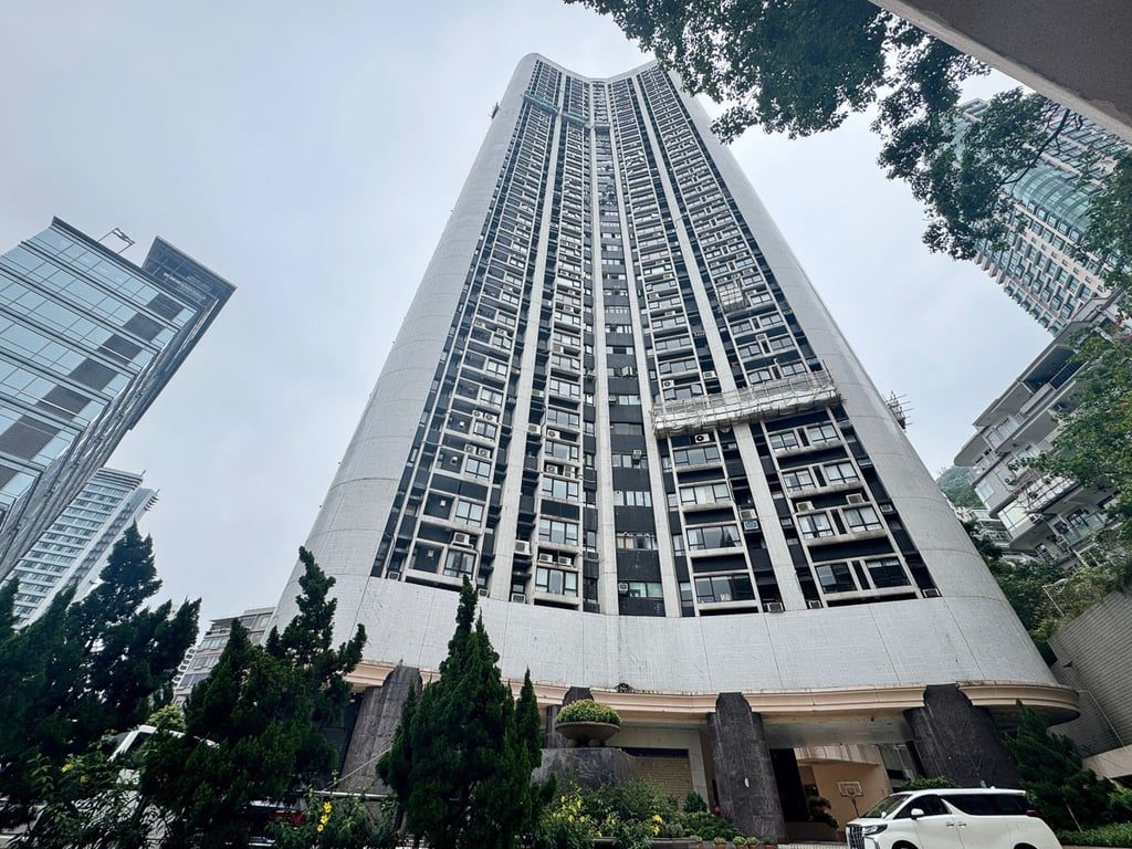 photo 12 — Birchwood Place, Mid Levels Central