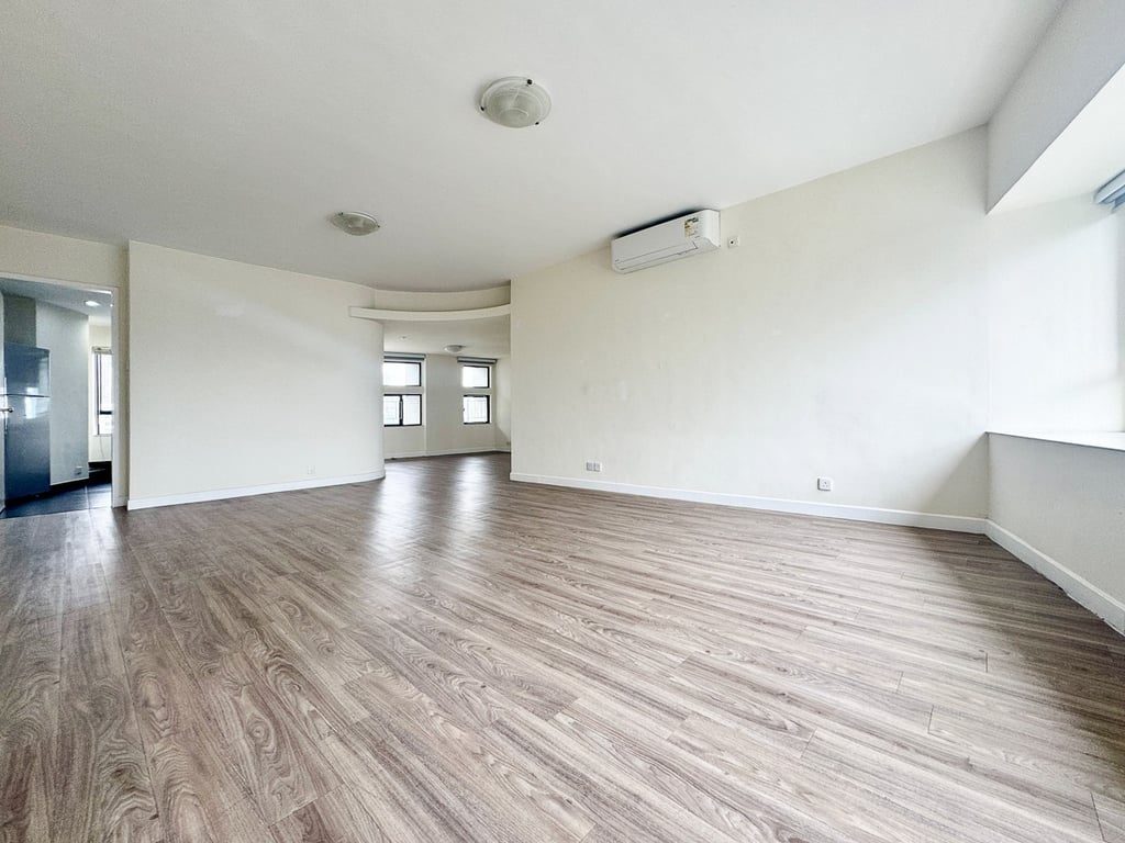 photo 3 — Birchwood Place, Mid Levels Central