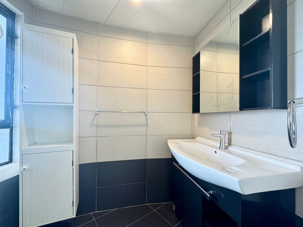 photo 9 — Birchwood Place, Mid Levels Central