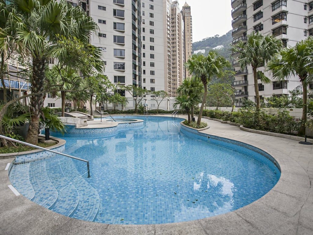 photo 11 — Hillsborough Court, Mid Levels Central
