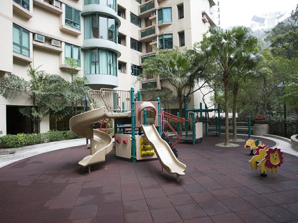 photo 12 — Hillsborough Court, Mid Levels Central