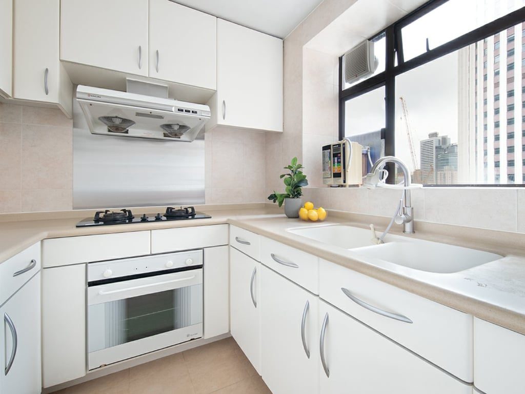 photo 4 — Wing Way Court, Mid Levels Central