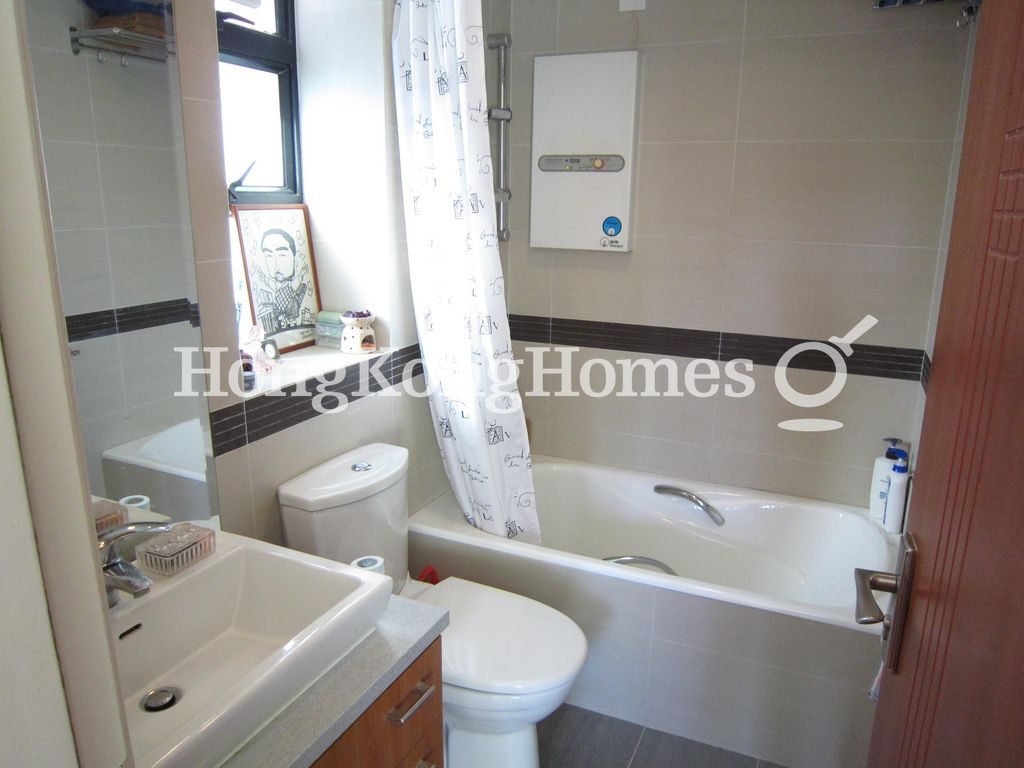Master Bathroom — 應彪大廈，西半山