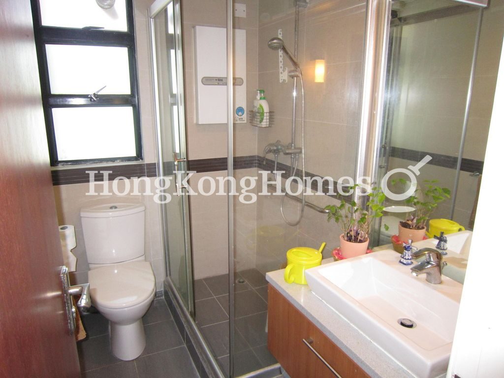 Guest Bathroom — 應彪大廈，西半山