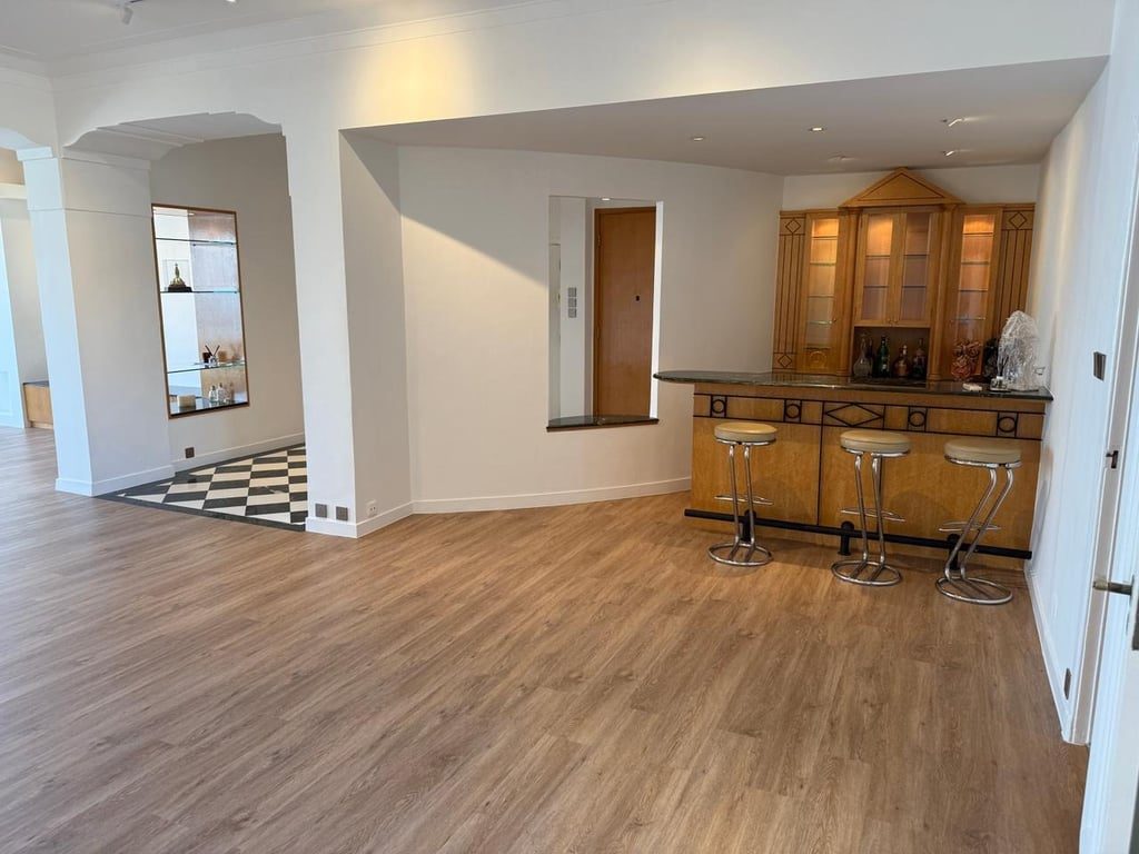 photo 2 — La Hacienda, The Peak