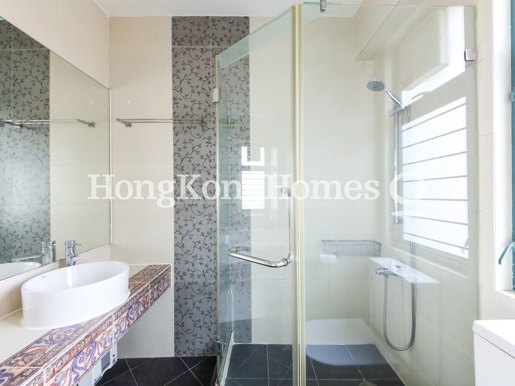 Master Bathroom — 蔚巒閣 - 第01座，西半山
