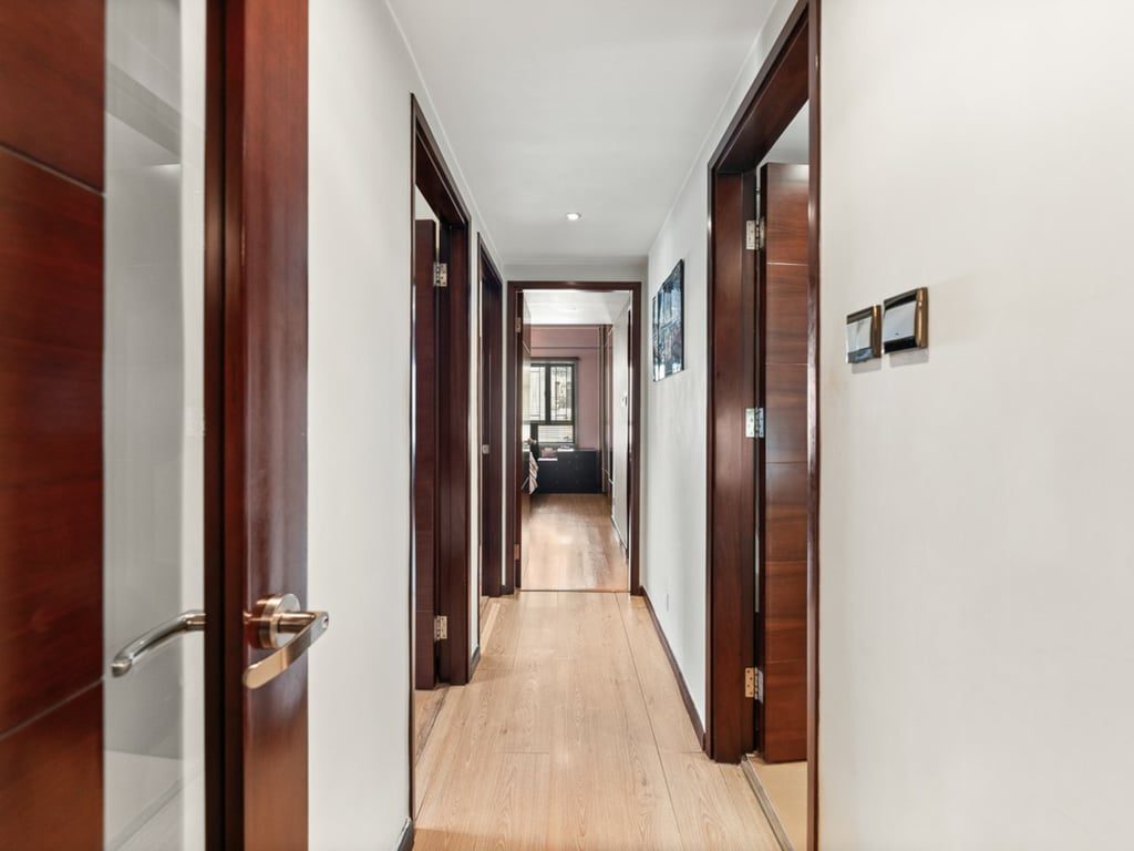 photo 11 — Goldwin Heights, Mid Levels Central