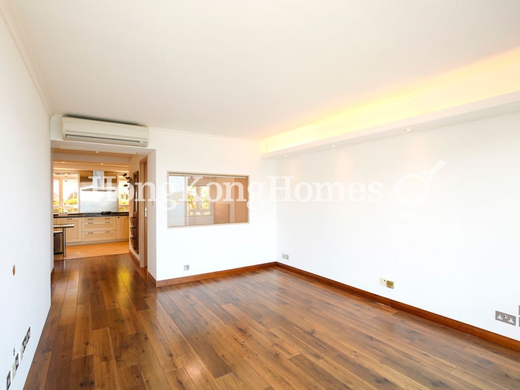 Living & Dining Room — 銀海山莊 - 第06座，清水灣