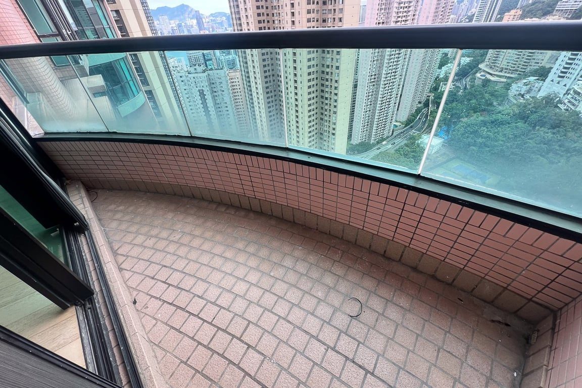 photo 3 — Dynasty Court Twr 4, Mid Levels Central