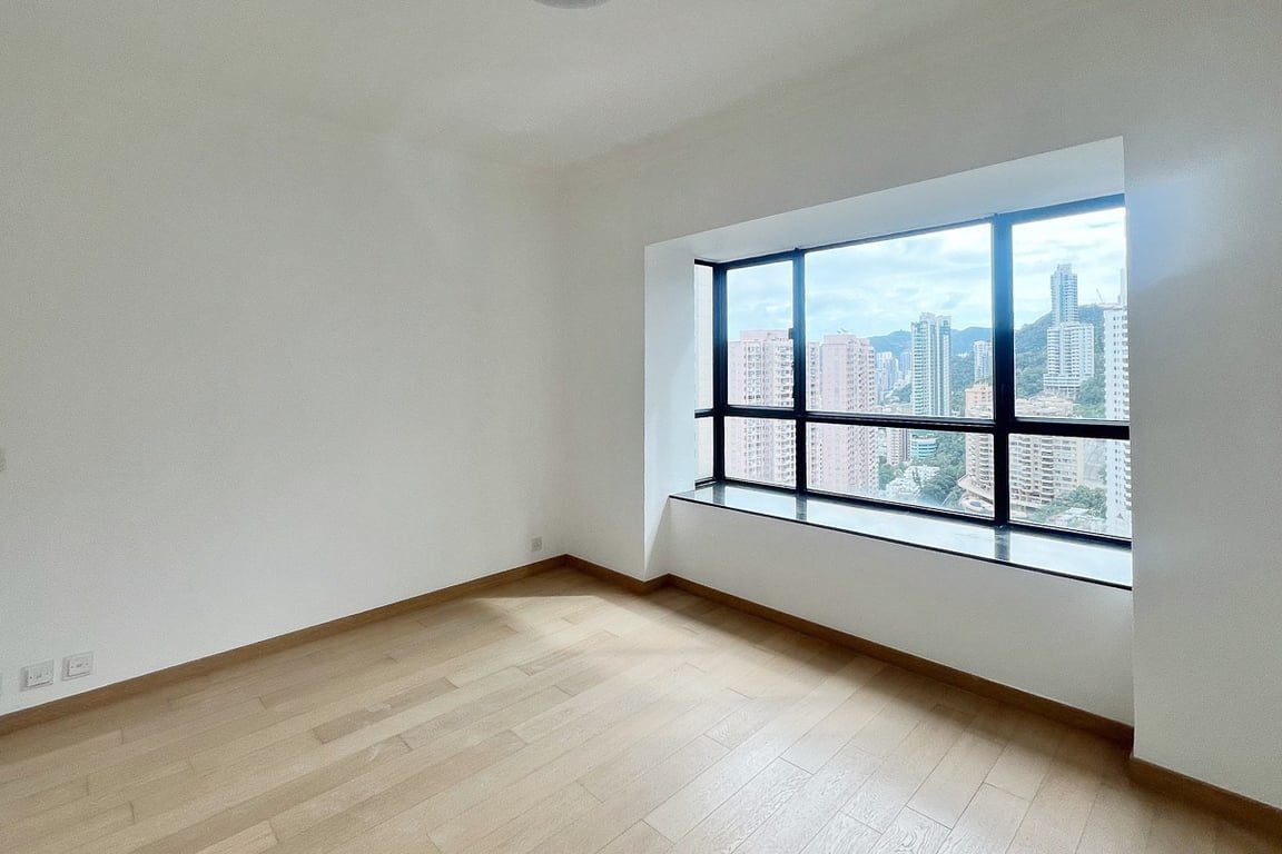 photo 5 — Dynasty Court Twr 4, Mid Levels Central