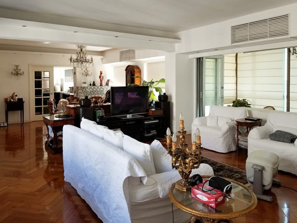 Tropicana Court