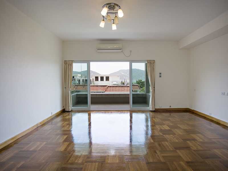 photo 2 — Pine Villa, Stanley