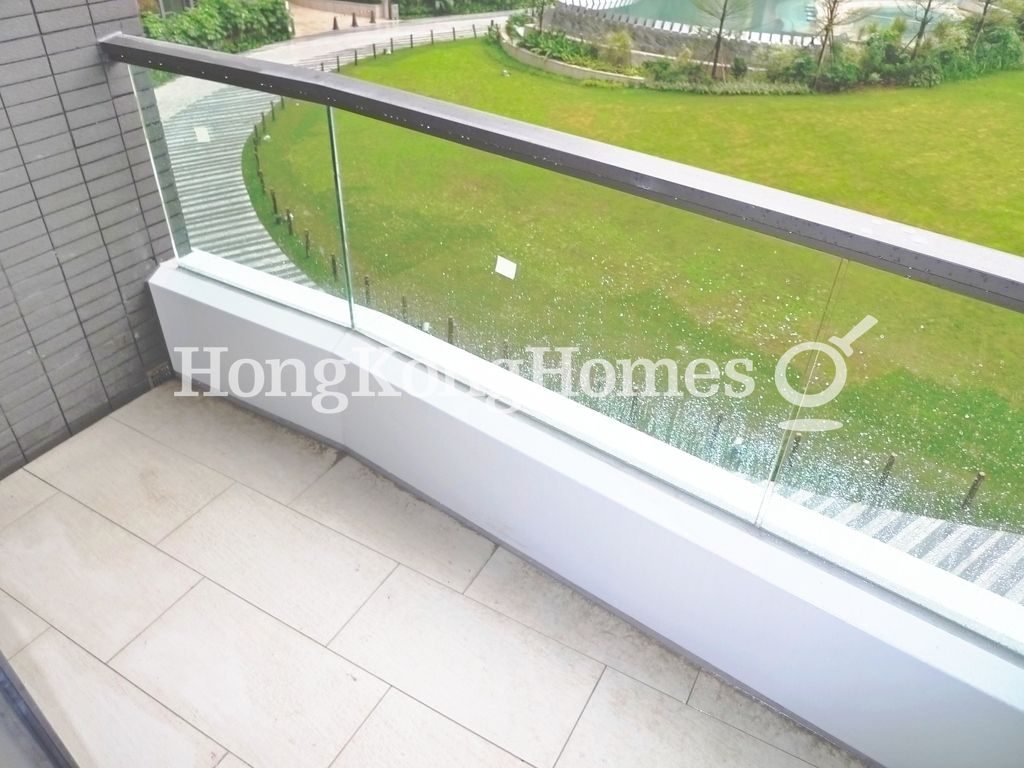 Balcony off Living and Dining Room — 玖瓏山 - 月瓏閣 - 第2座，沙田火炭