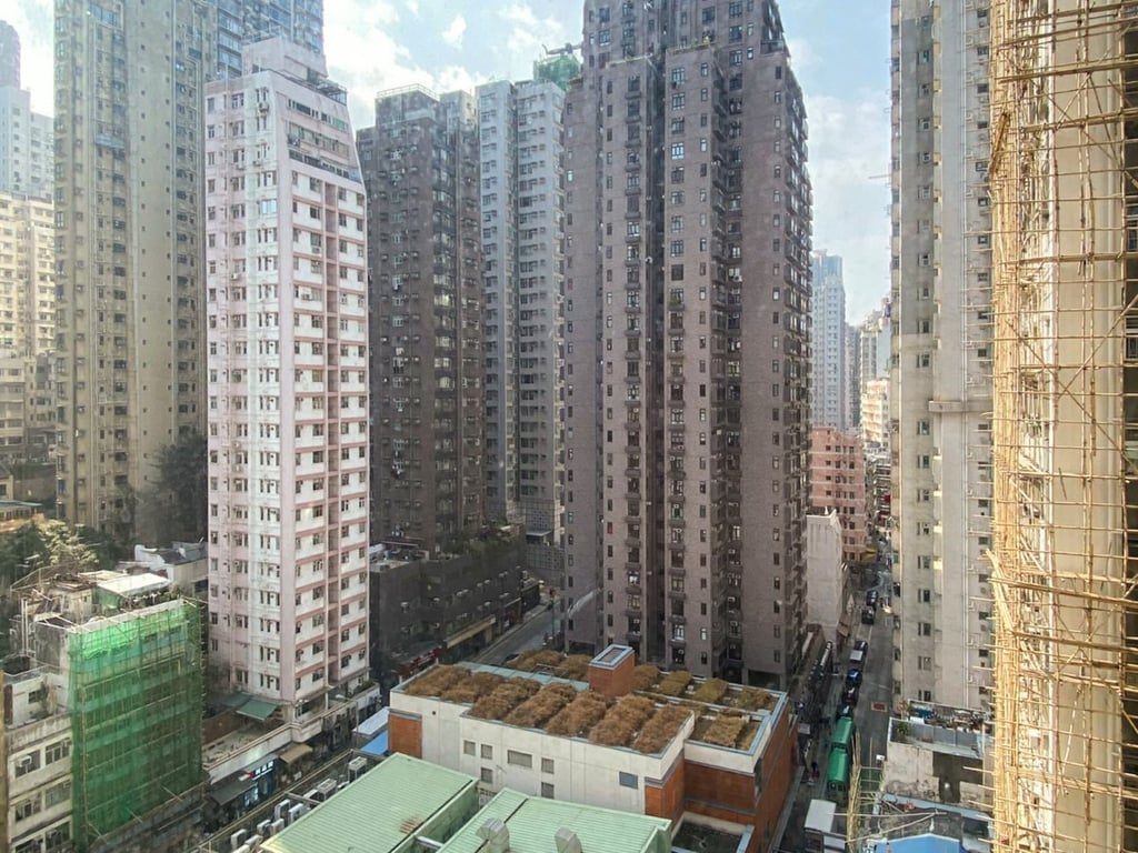 photo 2 — Charming Court, Sai Ying Pun