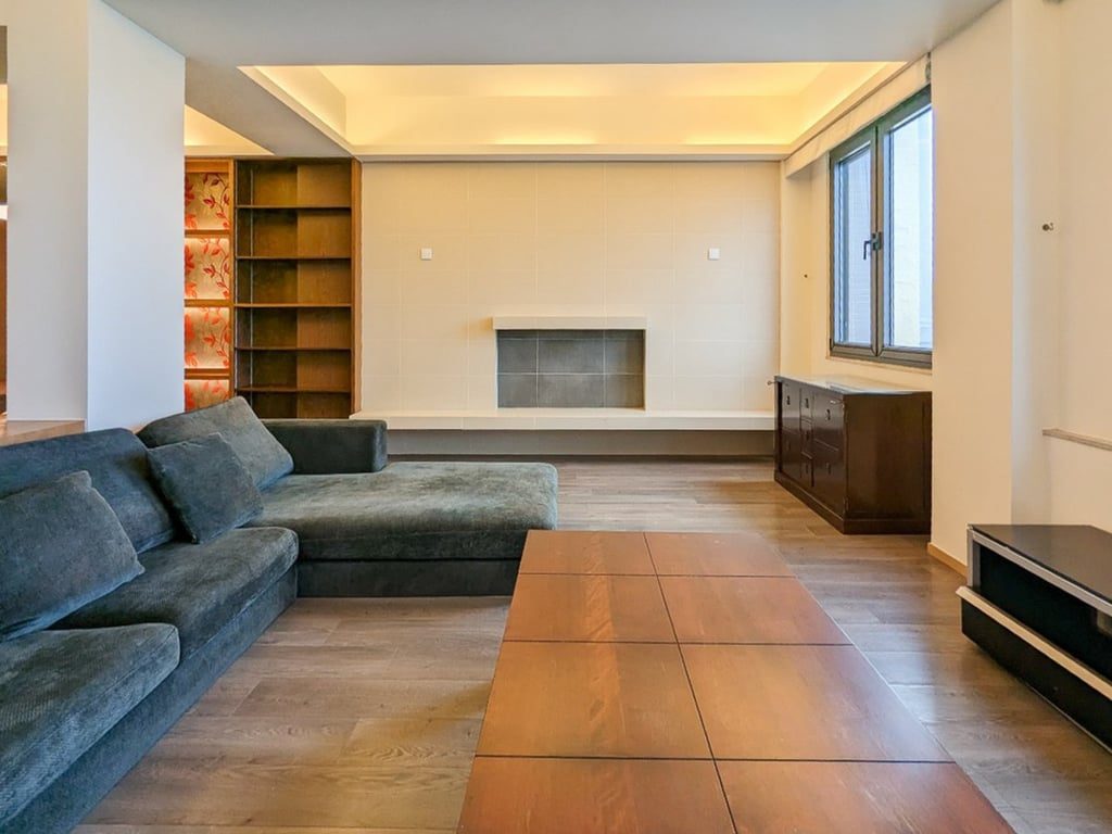 photo 2 — Villa de Victoria, The Peak