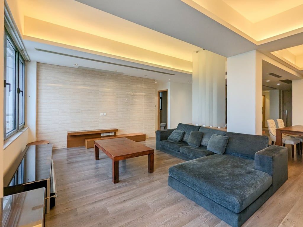 photo 3 — Villa de Victoria, The Peak