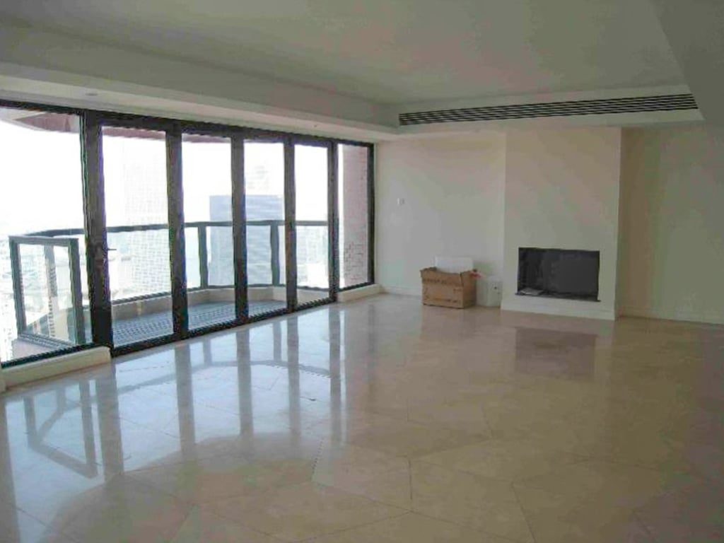 photo 2 — Estoril Court Twr 2, Mid Levels Central