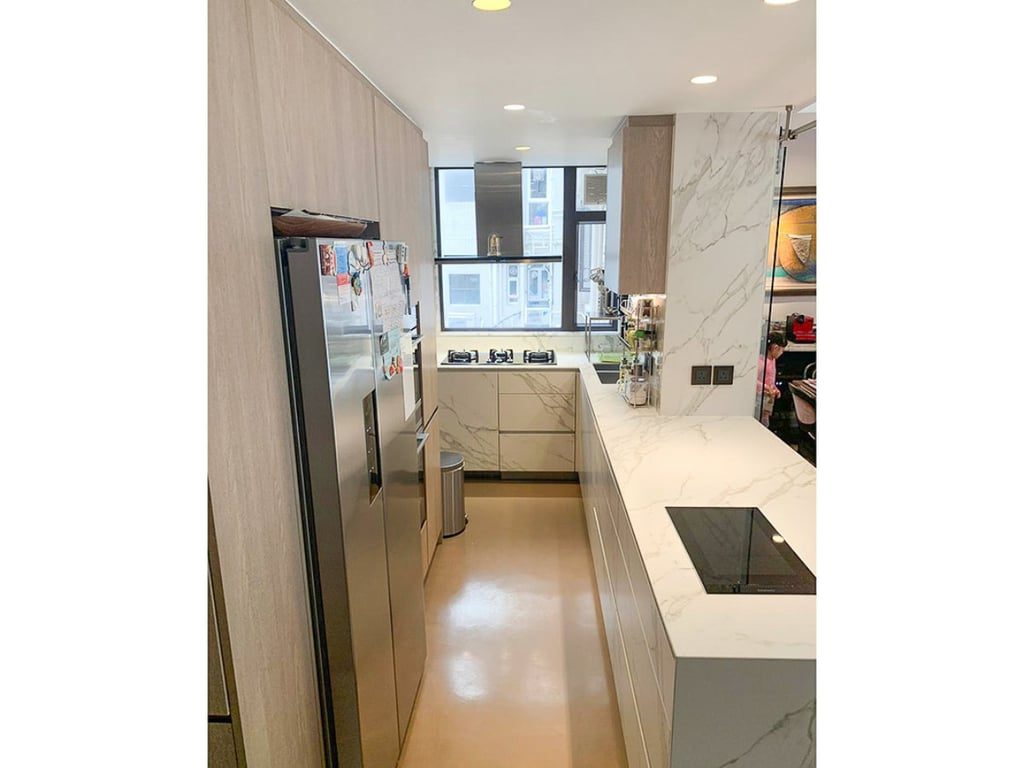 photo 4 — Skyline Mansion, Mid Levels West