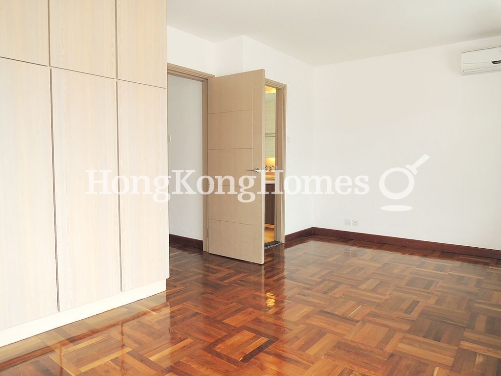 Built-in Wardrobe in Master Bedroom — Kai Ham Village, Sai Kung