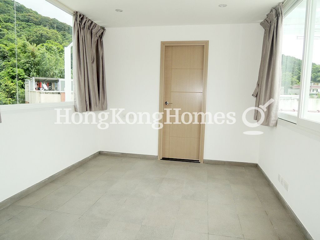 Second Ensuite Bedroom — Kai Ham Village, Sai Kung
