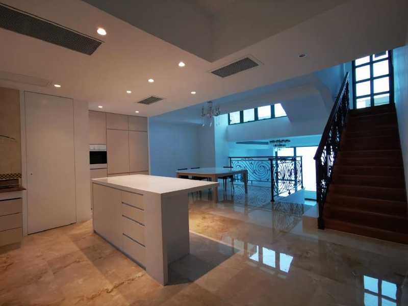 photo 4 — Regalia Bay, Stanley
