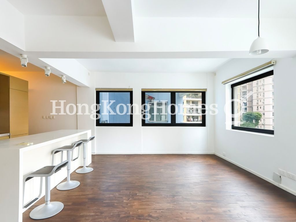 Living and Dining Room — Kent Mansion, North Point