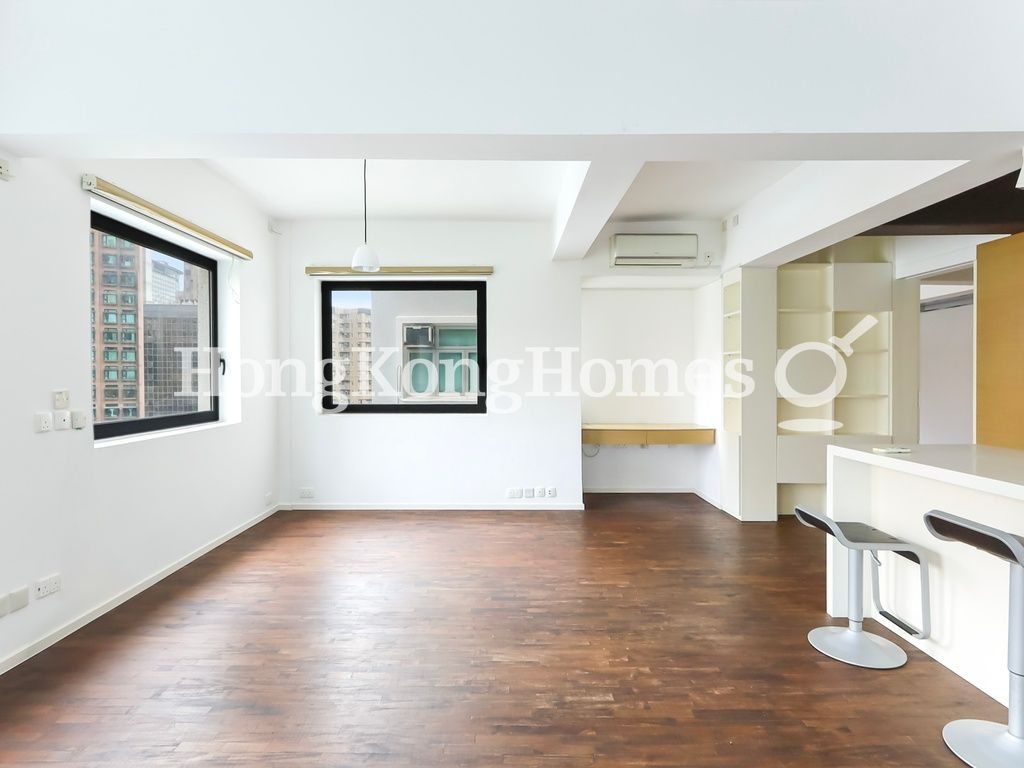 Living and Dining Room — Kent Mansion, North Point