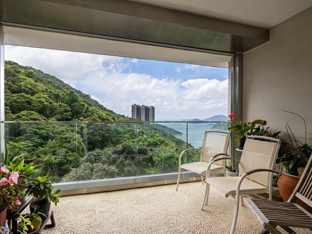 photo 5 — Sea Cliff Mansions, Repulse Bay
