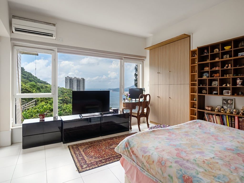 photo 9 — Sea Cliff Mansions, Repulse Bay