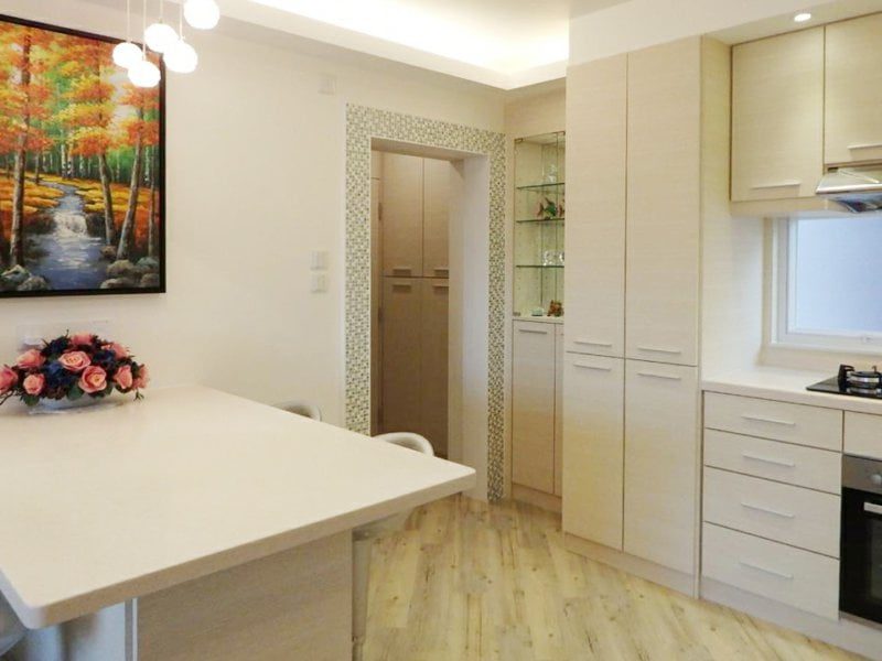 photo 4 — Kin Yuen Mansion, Mid Levels Central