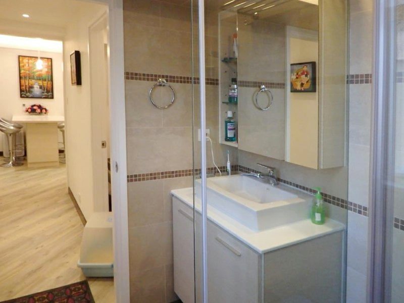 photo 6 — Kin Yuen Mansion, Mid Levels Central