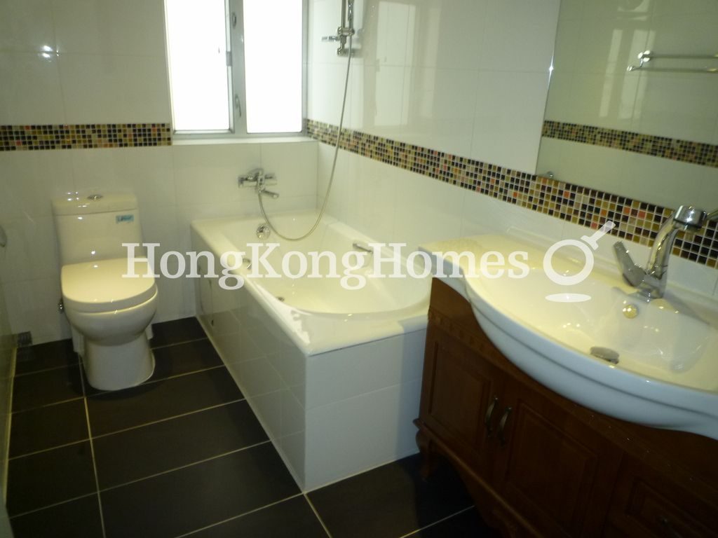Master Bathroom — 孟公屋 - 坑尾頂村，清水灣
