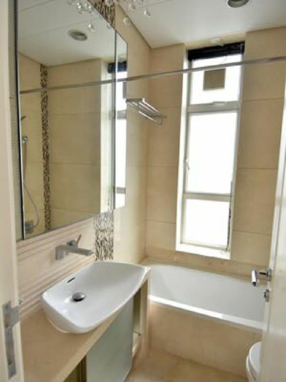 photo 6 — Conduit 18, Mid Levels Central