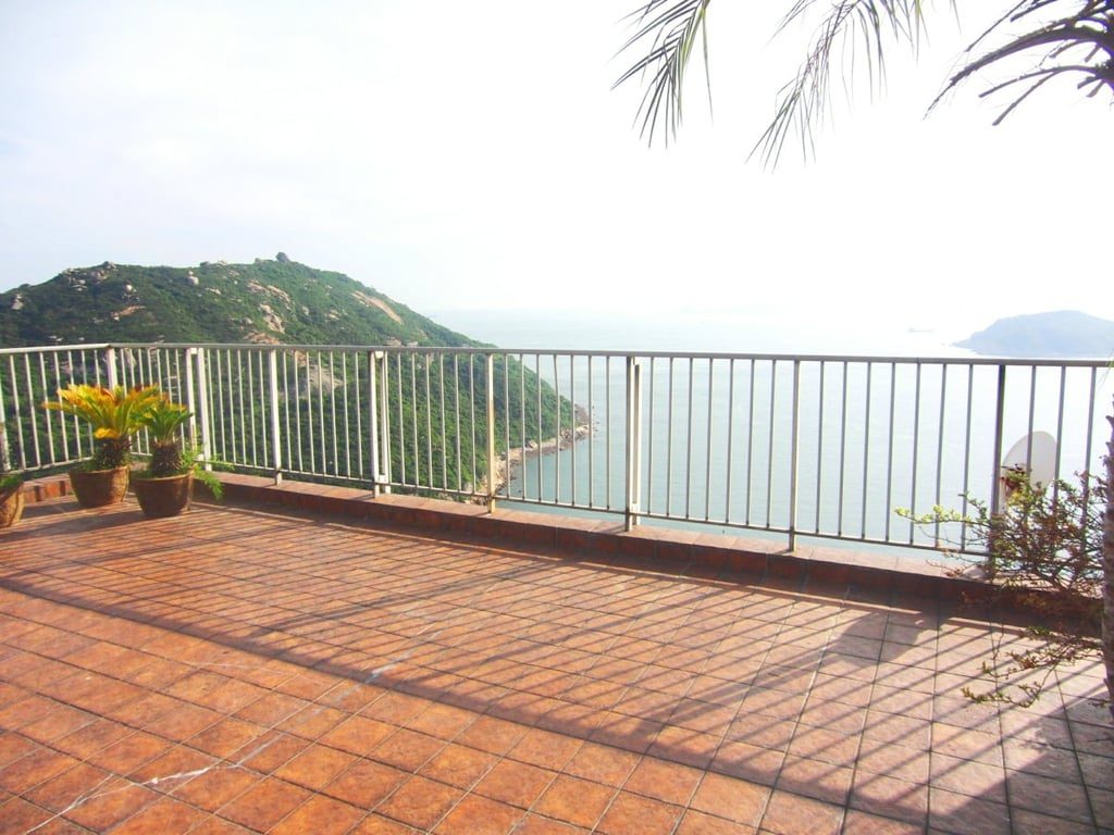 photo 2 — 19-25 Horizon Drive, Chung Hom Kok
