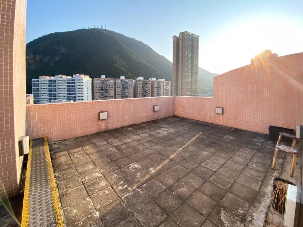 photo 3 — Ying Piu Mansion, Mid Levels West