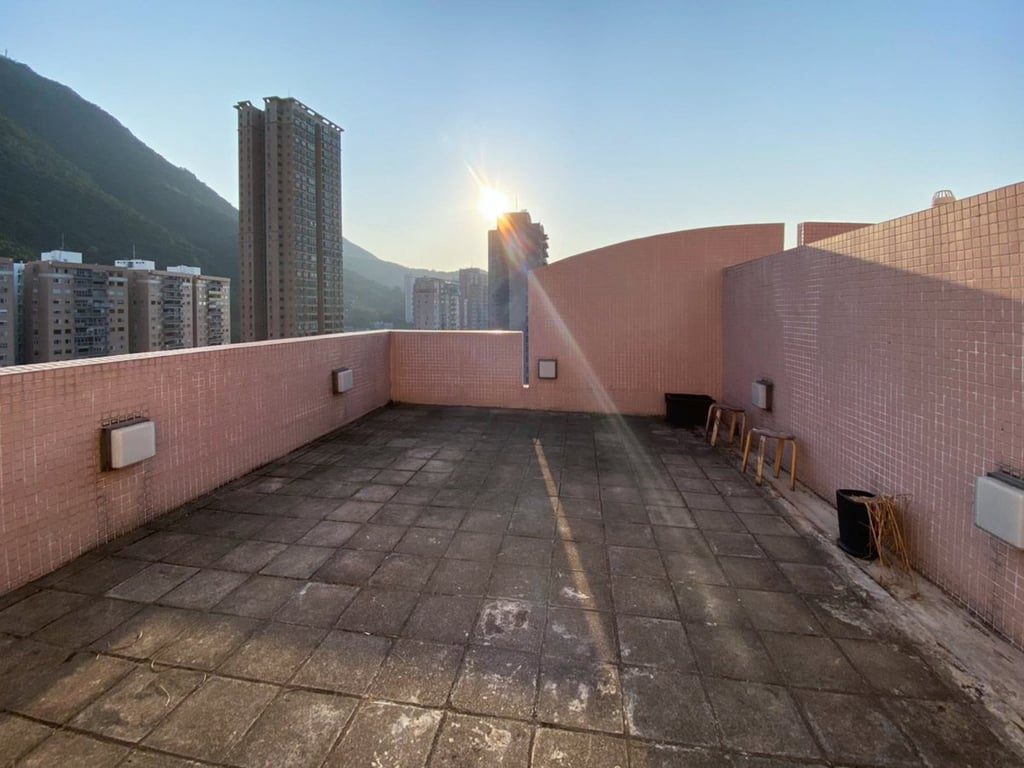 photo 4 — Ying Piu Mansion, Mid Levels West