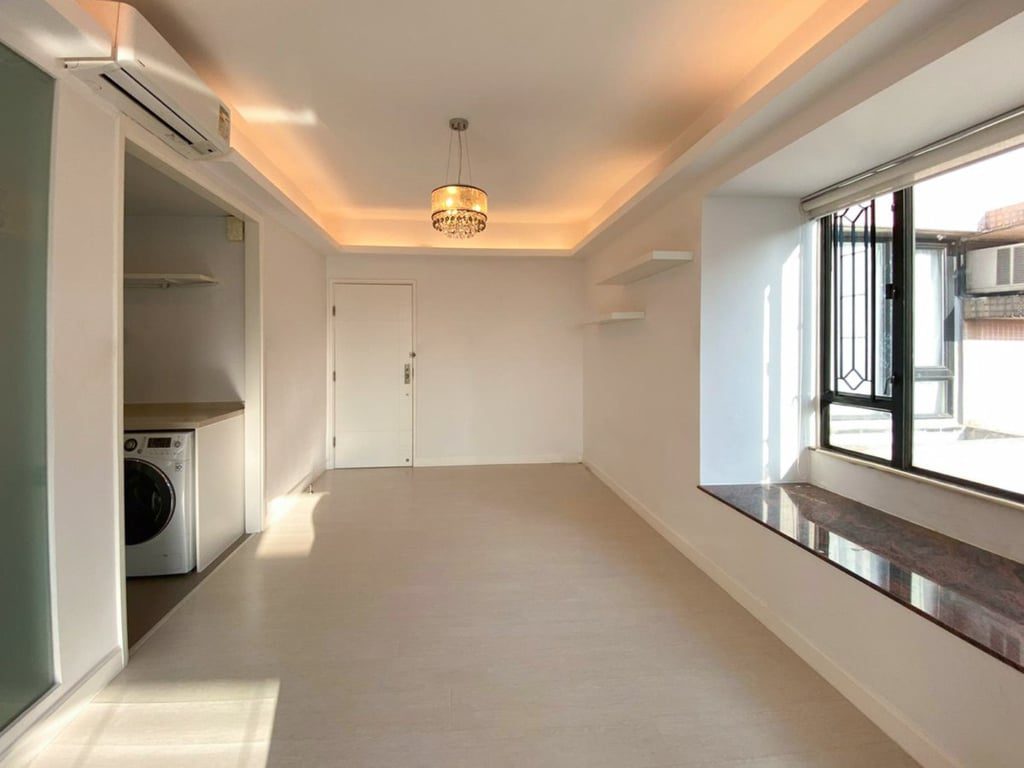 photo 7 — Ying Piu Mansion, Mid Levels West