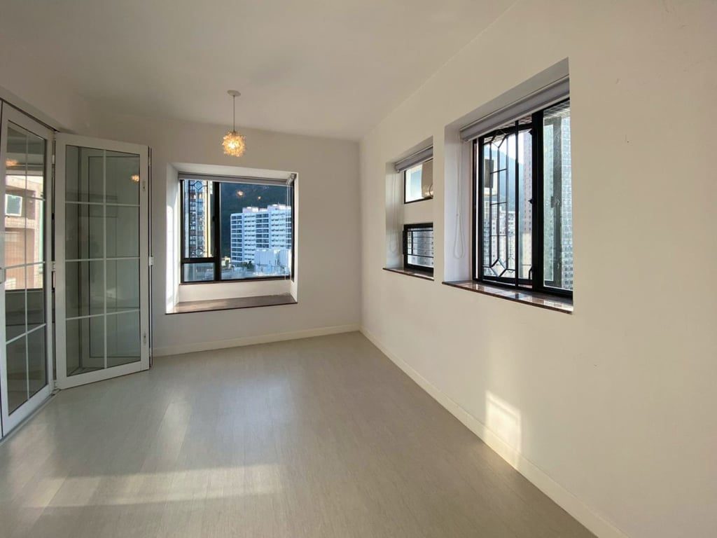 photo 9 — Ying Piu Mansion, Mid Levels West