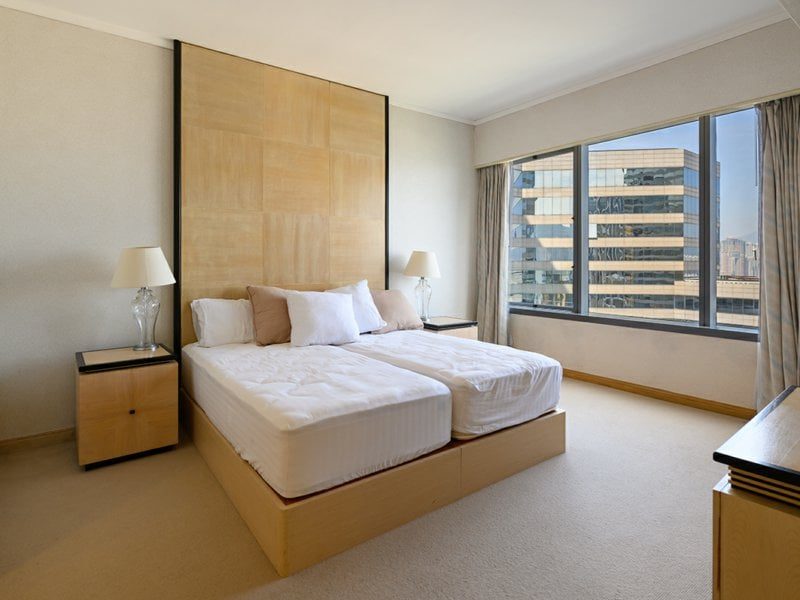 photo 4 — Convention Plaza Apartments, Wan Chai