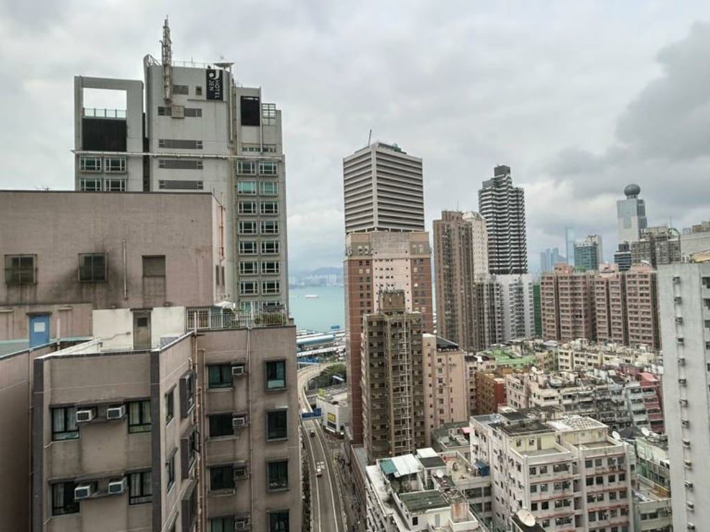 photo 4 — One South Lane, Shek Tong Tsui