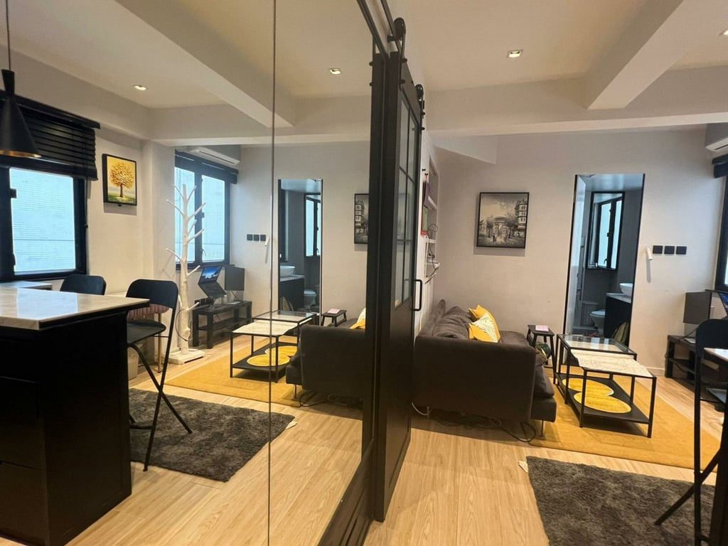 photo 3 — 142-146 Bonham Strand, Sheung Wan