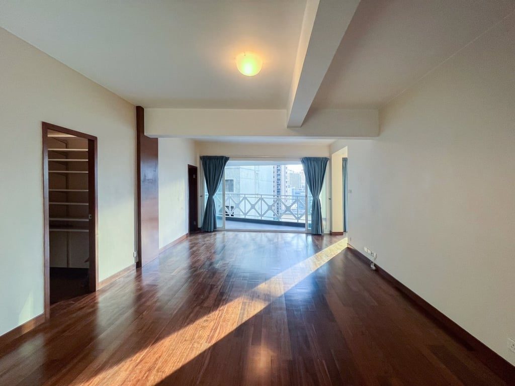 photo 12 — Bo Kwong Apartments, Mid Levels Central