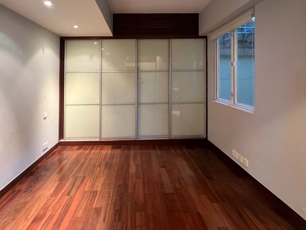 photo 15 — Bo Kwong Apartments, Mid Levels Central