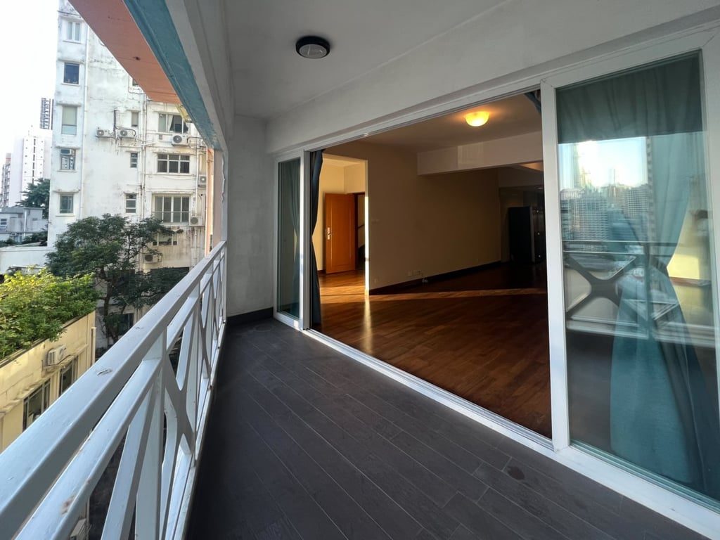 photo 4 — Bo Kwong Apartments, Mid Levels Central