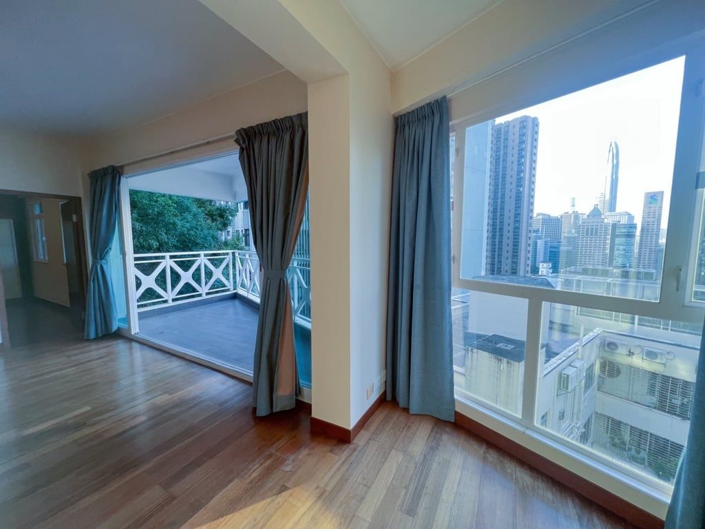 photo 5 — Bo Kwong Apartments, Mid Levels Central
