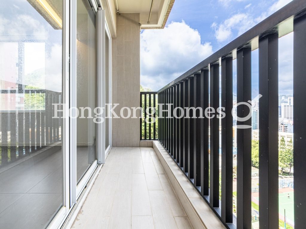 Balcony off Living and Dining Room — 海景台，北角半山