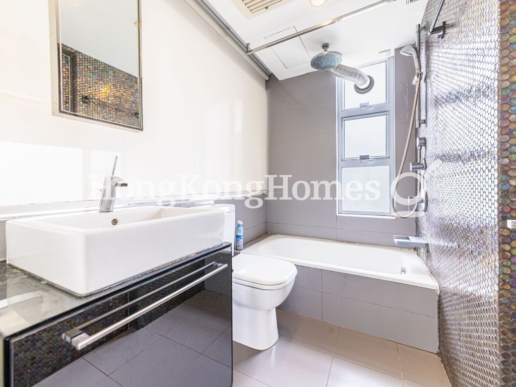 Ensuite Bathroom — 海景台，北角半山