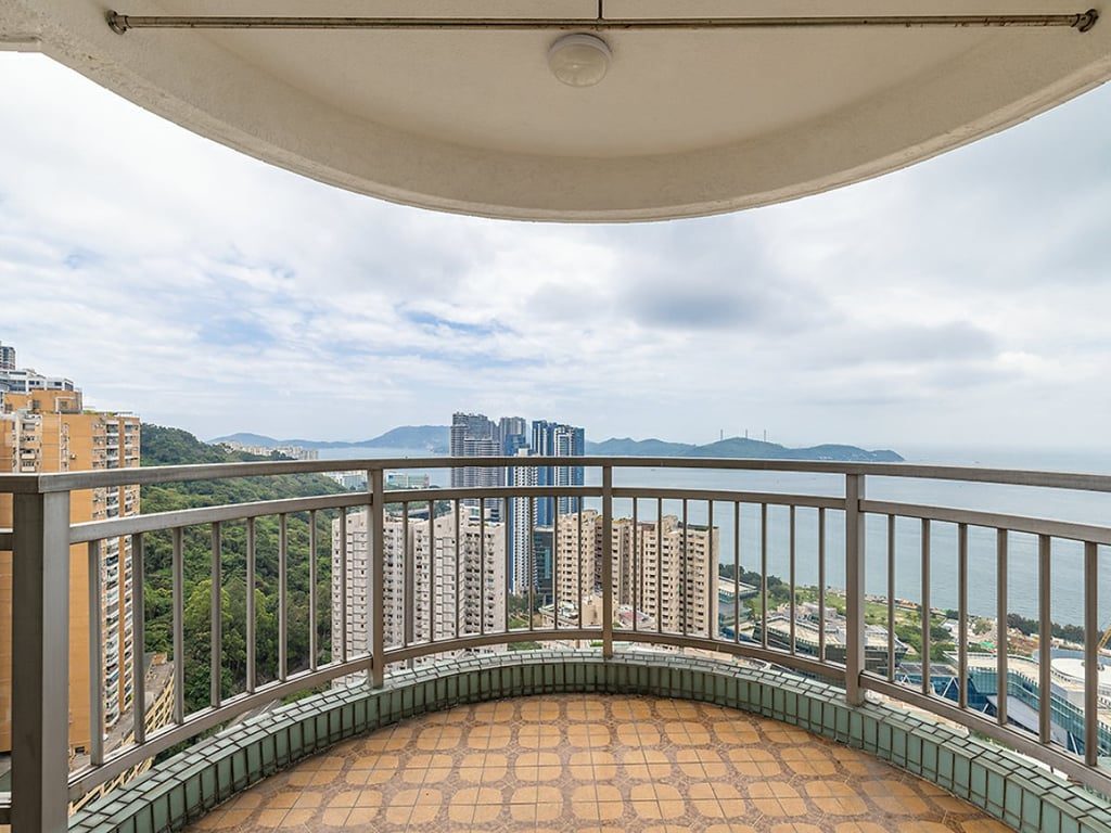 photo 1 — Baguio Villa Blk 20, Pok Fu Lam