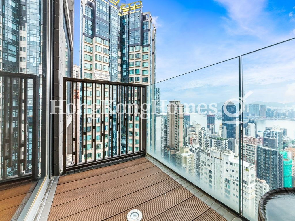Balcony off Living and Dining Room — 些利街 38 號，西半山